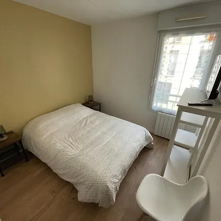 2 - 50m De La - Parking