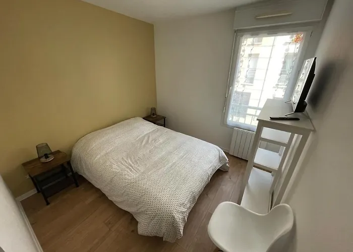 2 - 50m De La - Parking